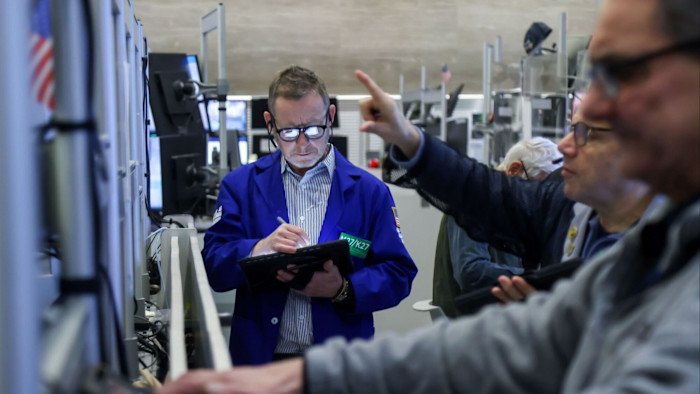 US bank stocks record biggest slide since April’s market ructions